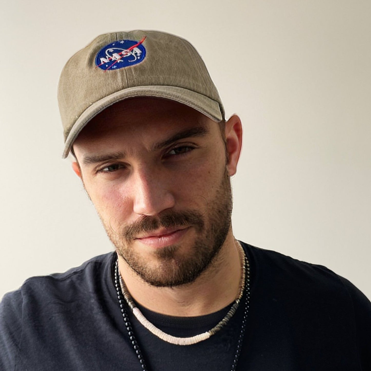 Gorra Nasa Marron con Bordado